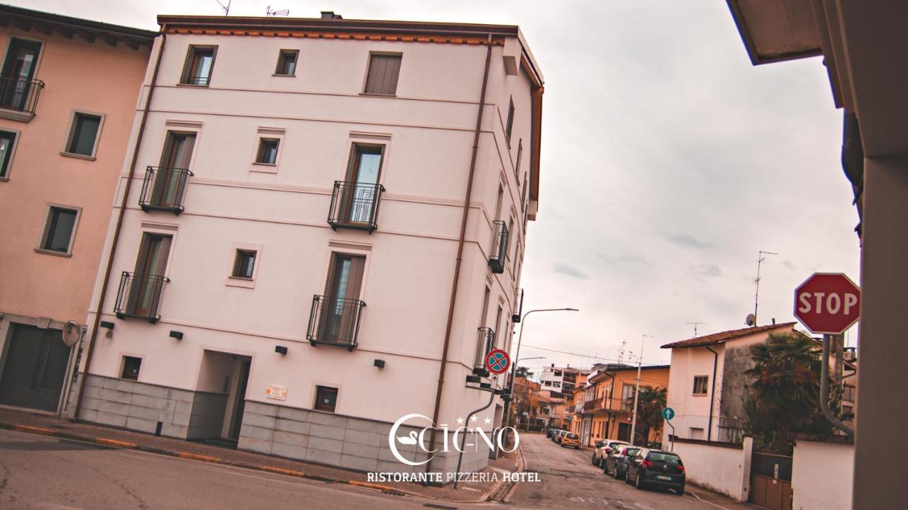 Hotel Ristorante Cigno Latisana Exterior photo